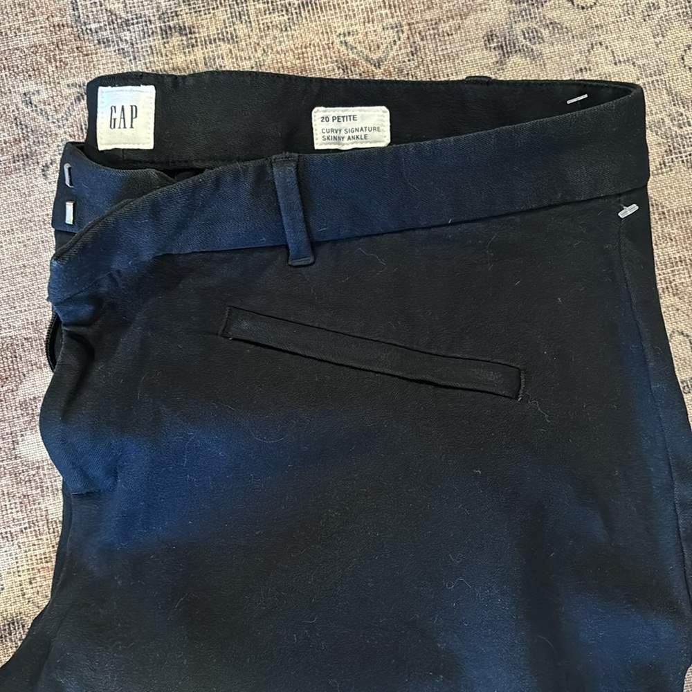 Curvy Signature Skinny Ankle Pants